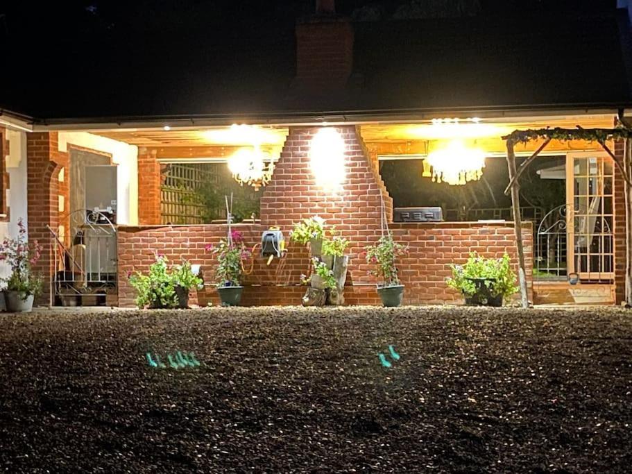 Hen & Stag Retreat Weekend Stay Sleeps 10 To 30 Thetford Exterior foto