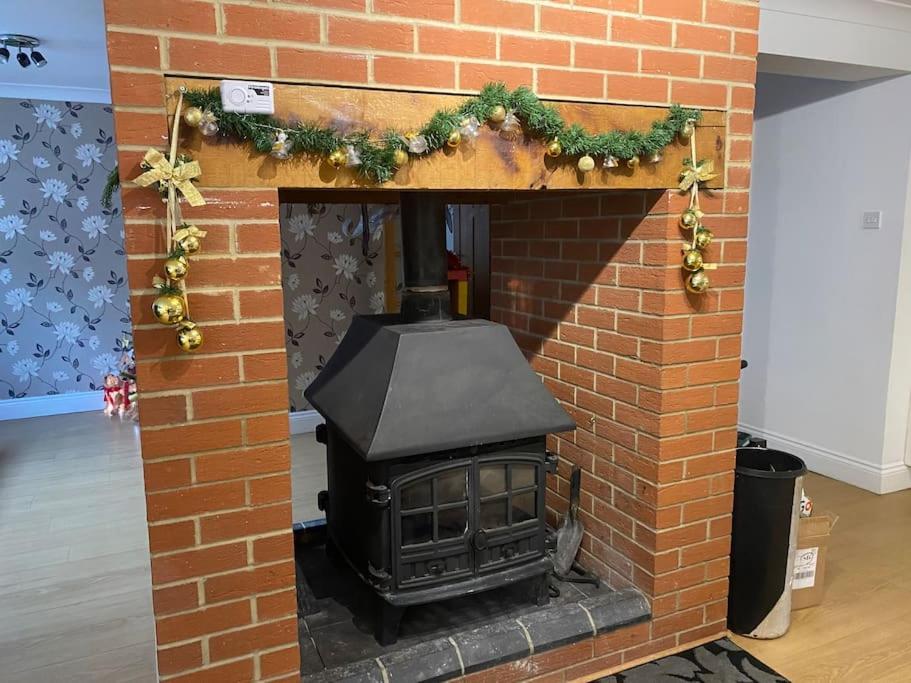 Hen & Stag Retreat Weekend Stay Sleeps 10 To 30 Thetford Exterior foto