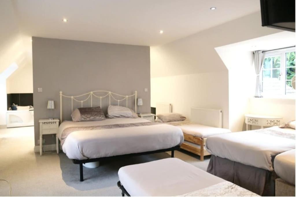 Hen & Stag Retreat Weekend Stay Sleeps 10 To 30 Thetford Exterior foto