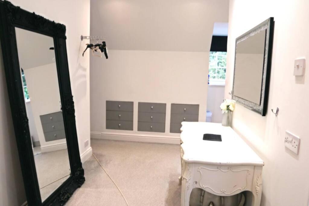 Hen & Stag Retreat Weekend Stay Sleeps 10 To 30 Thetford Exterior foto