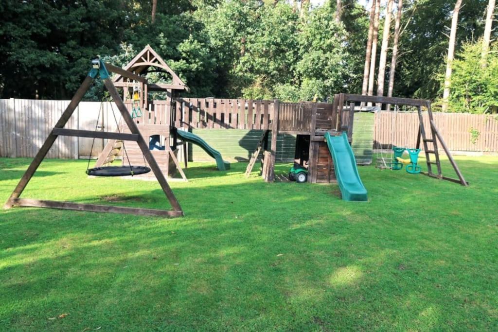 Hen & Stag Retreat Weekend Stay Sleeps 10 To 30 Thetford Exterior foto